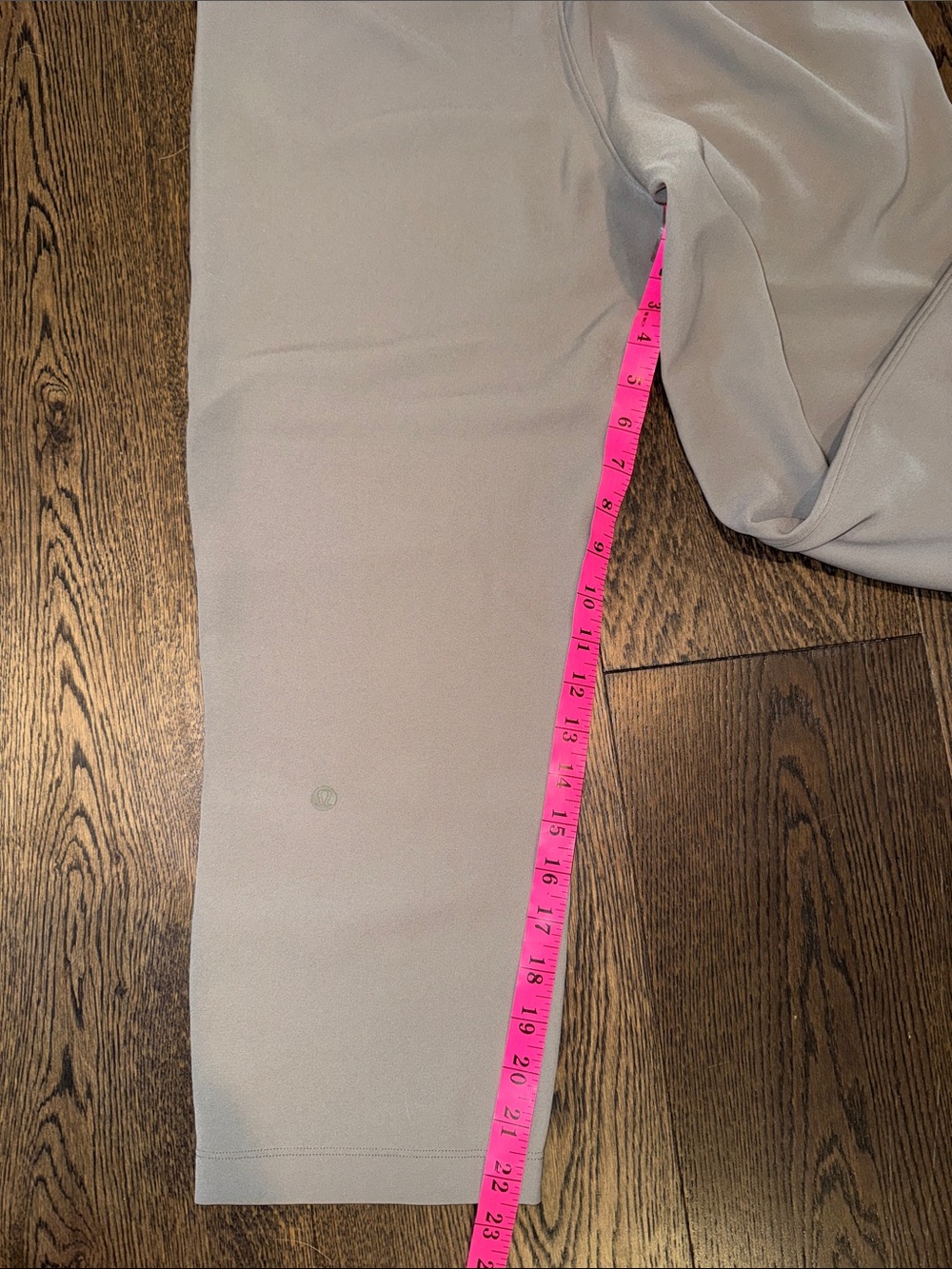 Lululemon | on the fly pant | cropped 23” size 6| 060 - Picture 9 of 9